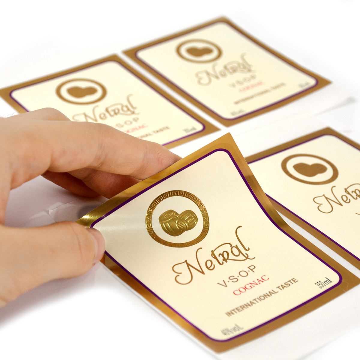 Printing Waterproof Custom Design Private Adhesive Gold Roll Label Packaging Shampoo Bottle Cosmetic Labels Stickers